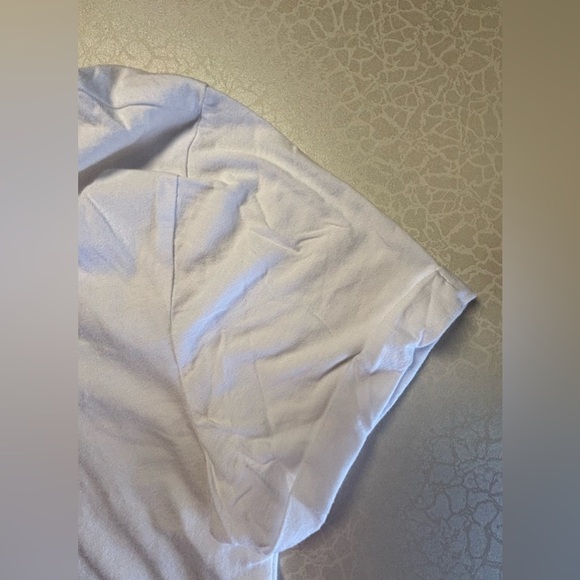 Schittt$ Creek | ladies Rose Apothecary t-shirt. Size: L/G - Picture 6 of 9